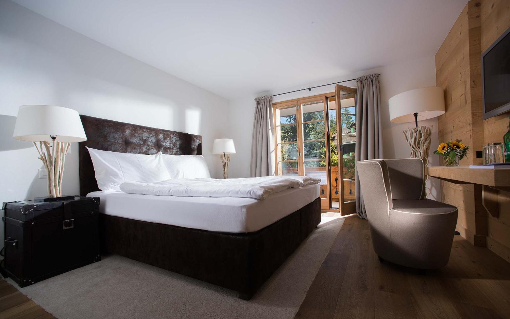 Hotel Des Alpes Superieur Gstaad Exterior photo